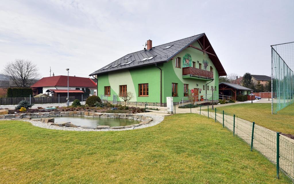 Restaurace A Penzion Kamenec Jilešovice Exterior foto